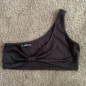 One shoulder shirt